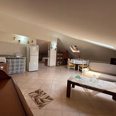 Il Sole Dell' Alcantara Apartment